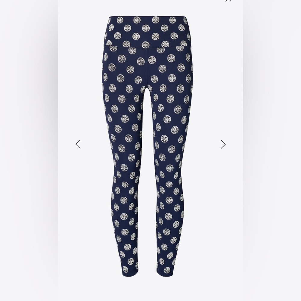 🆕🔹Tory Burch Navy and White T Monogram Patterned Leggings🔹 - Picture 2 of 8